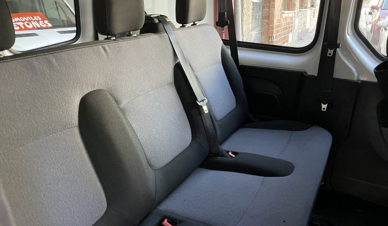 OPEL  VIVARO  NUEVE  PLAZAS completo