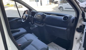 OPEL  VIVARO  NUEVE  PLAZAS completo