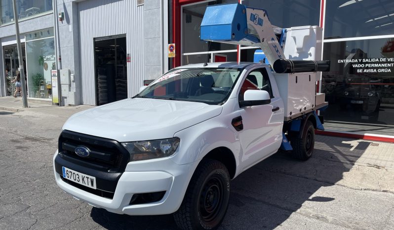 FORD  RANGER    CON   CESTA completo