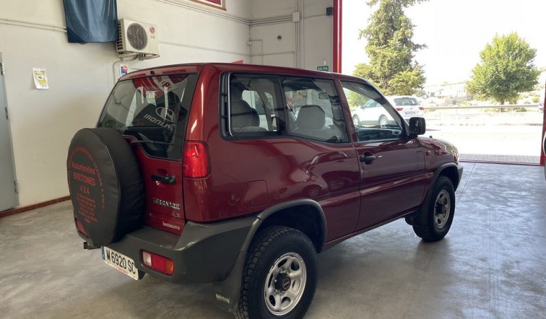 NISSAN  TERRANO  II completo