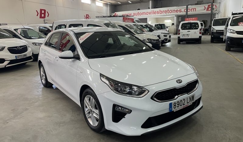 KIA  CEE´D  HIBRIDO completo