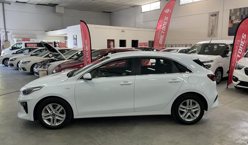 KIA  CEE´D  HIBRIDO completo