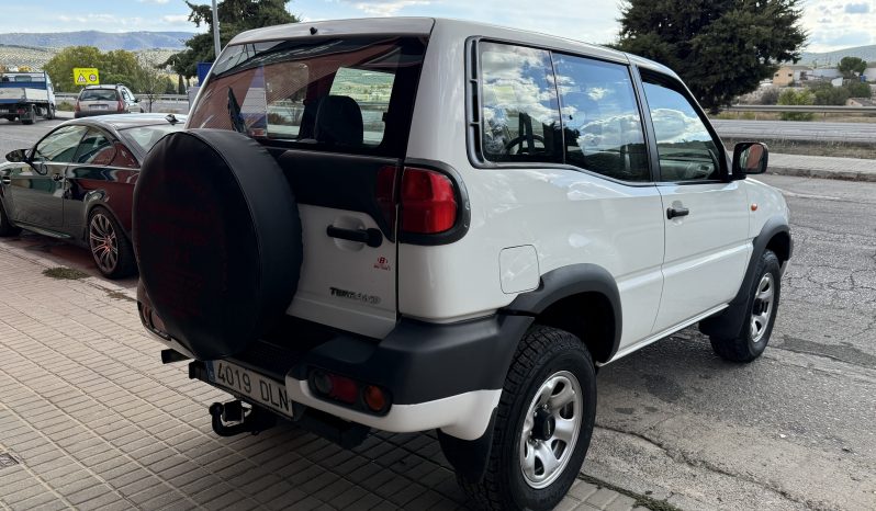 NISSAN  TERRANO completo