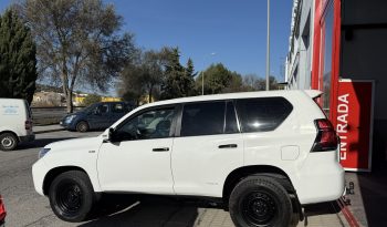 TOYOTA    LAND-CRUISER completo