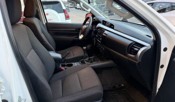 HILUX  DOBLE  CABINA completo